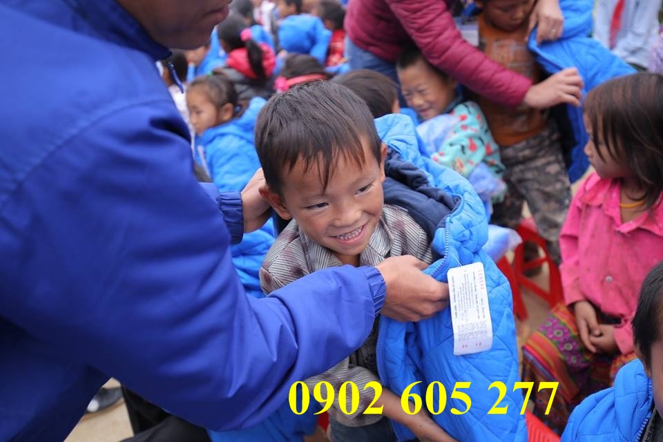 Nơi nào bán áo ấm từ thiện cho trẻ em nghèo giá rẻ?